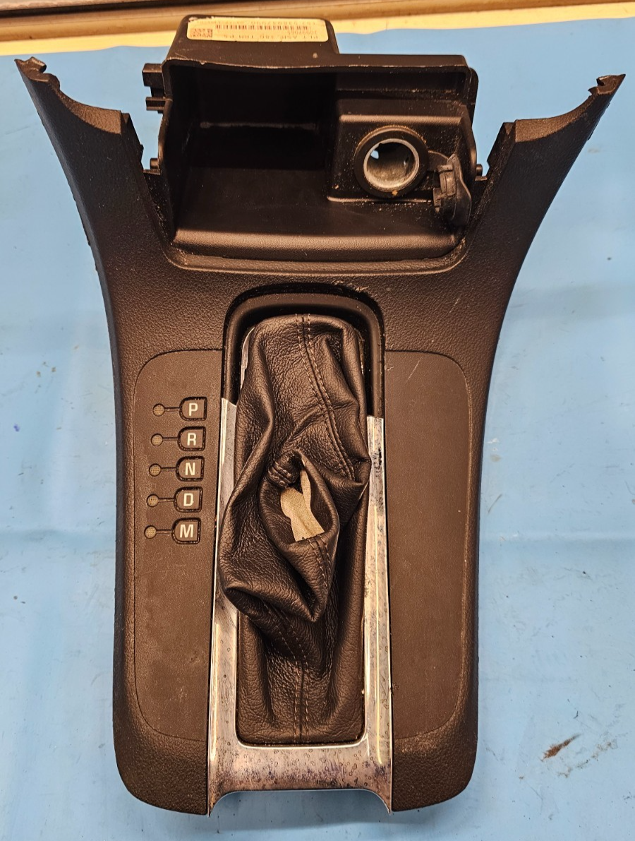 🔥08-12 MALIBU AUTOMATIC TRANSMISSION FLOOR GEAR LEVER SHIFTER TRIM BEZEL Black