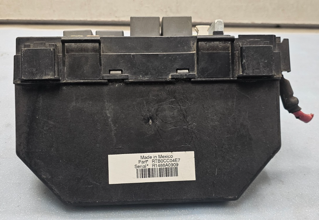🔥08-09 Dodge Grand Caravan Journey Town Country Fuse box TIPM Power Module OEM