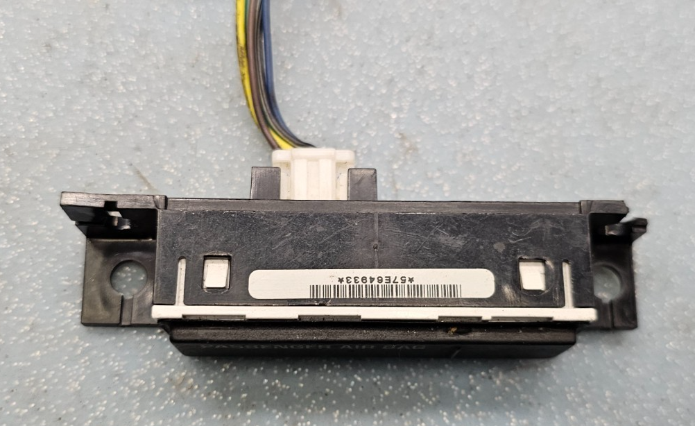 06-08 Grand Prix Dash Passenger Switch Indicator Light Inflator Restraint Module