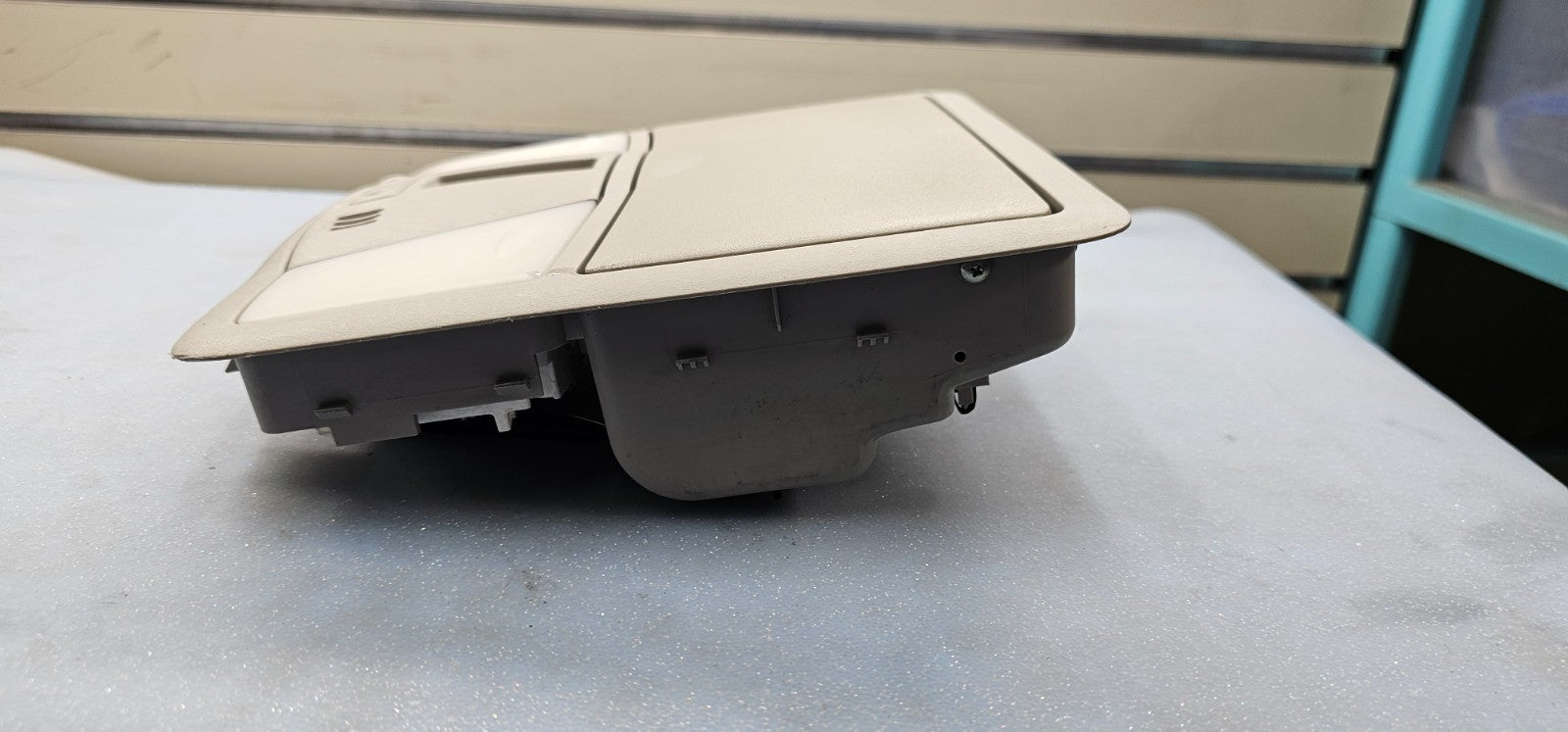 🔥07-14 Maxima Murano Altima Overhead Console Storage Dome Map Lamp TAN