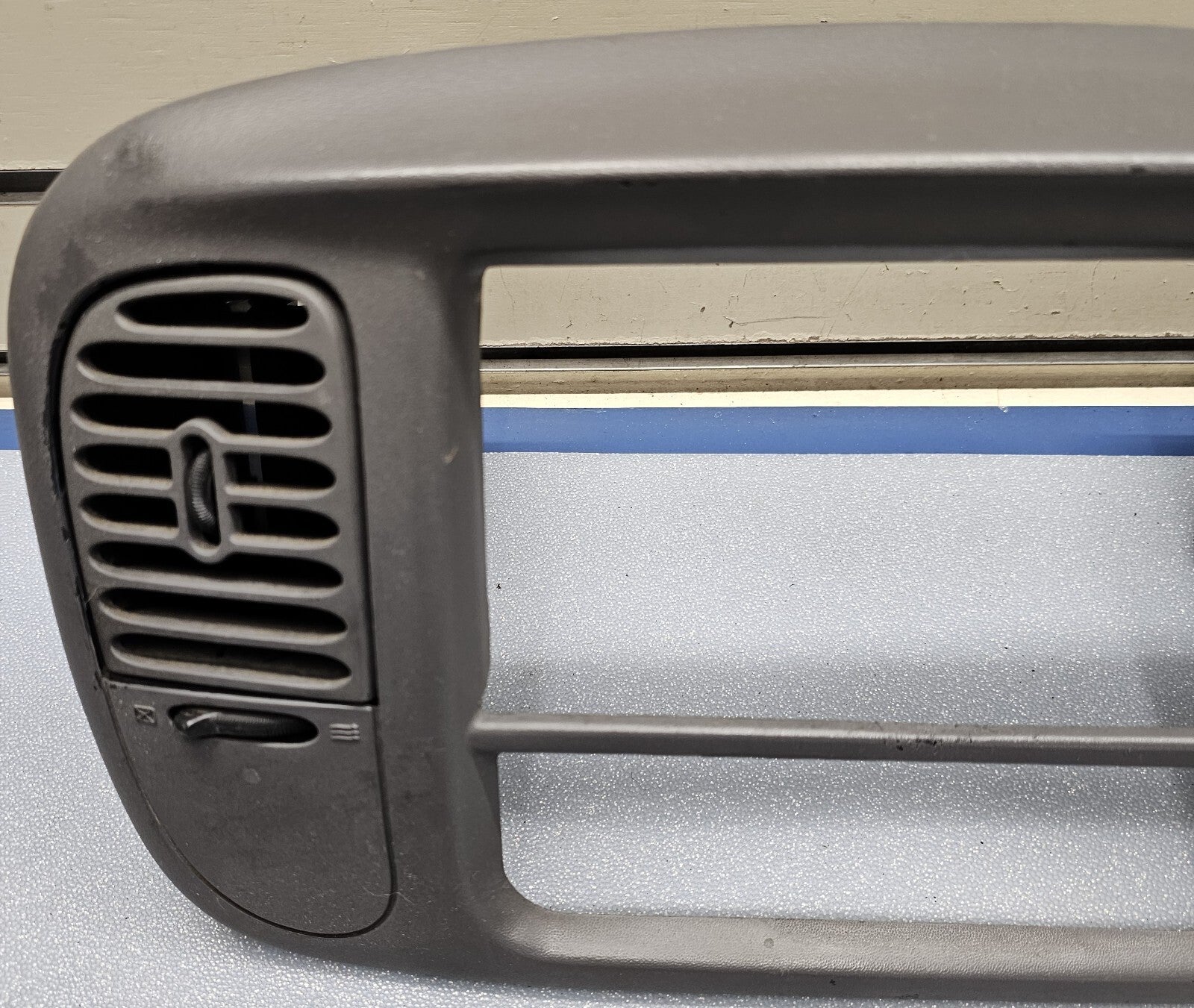 🔥1997-2003 Ford F150 Front Center Dash Radio BEZEL Trim Panel Dark Gray B1
