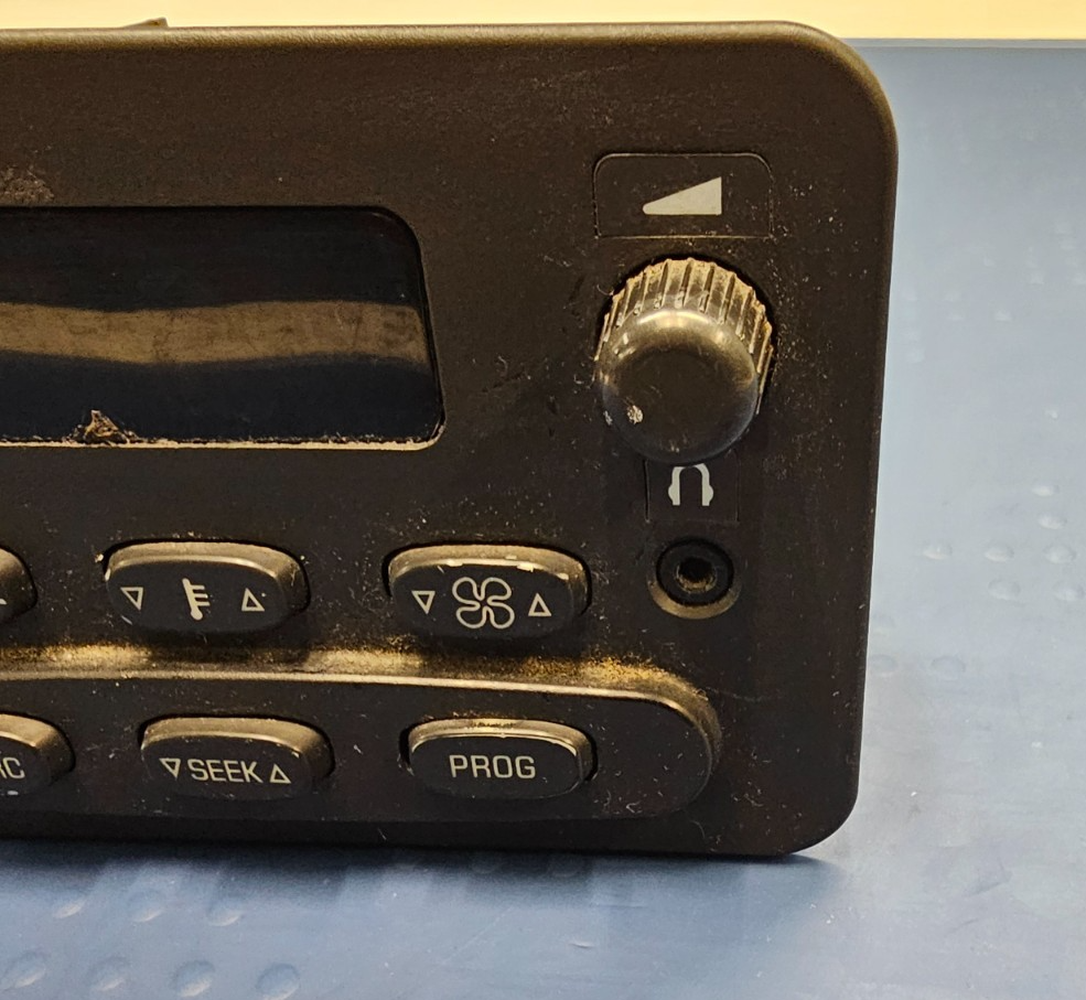 🔥03-06 Tahoe Suburban Yukon Sierra Rear Audio Climate Control Switch Panel OEM