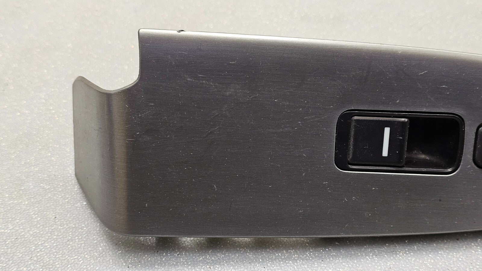 🔥05-10 Honda Odyssey Front Right Passenger Door Window Switch Lock Bezel Silver