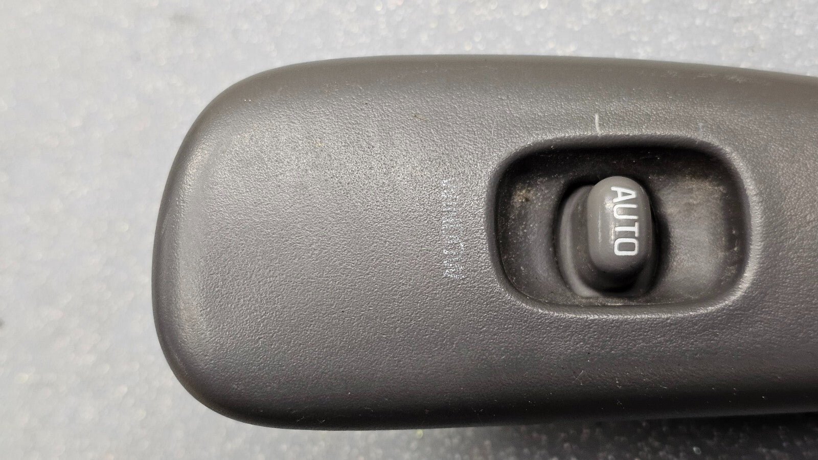 🔥00-03 Pontiac Bonneville Right Passenger Window Switch Trim Assembly Black OEM
