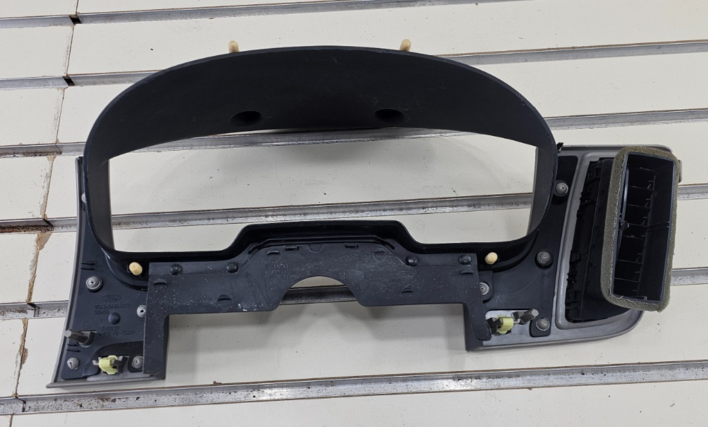 🔥08-11 Ford Focus Instrument Cluster Dash Bezel Speedometer Trim Gray/Black OEM