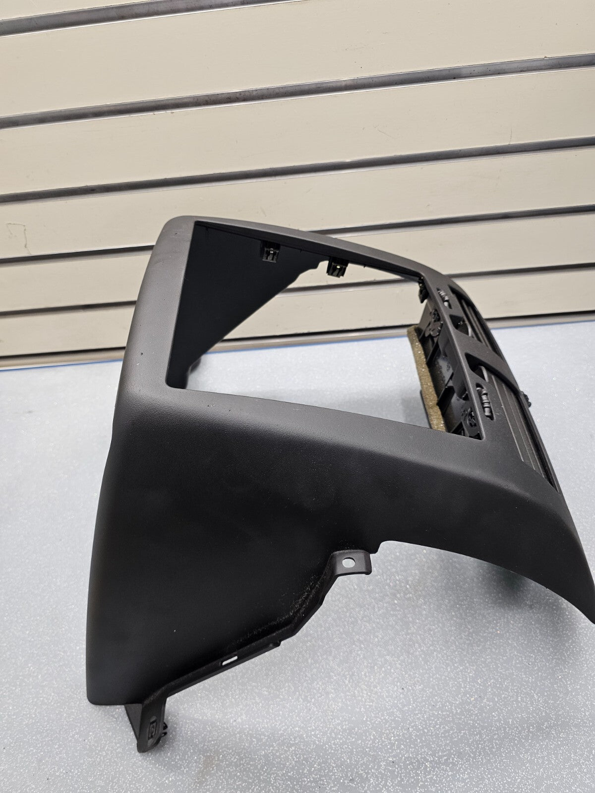 🔥04-07 Chevrolet MALIBU Dash Center RADIO BEZEL Climate Air Vents Trim BLACK B7