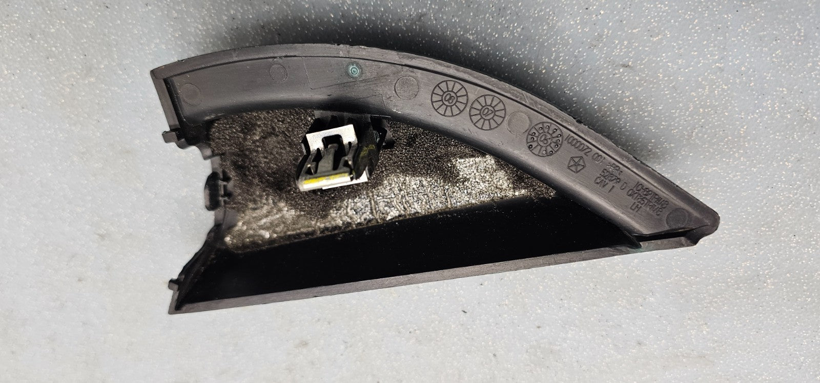 🔥07-10 Chrysler Sebring JS 2.4 front left door mirror inner cover trim