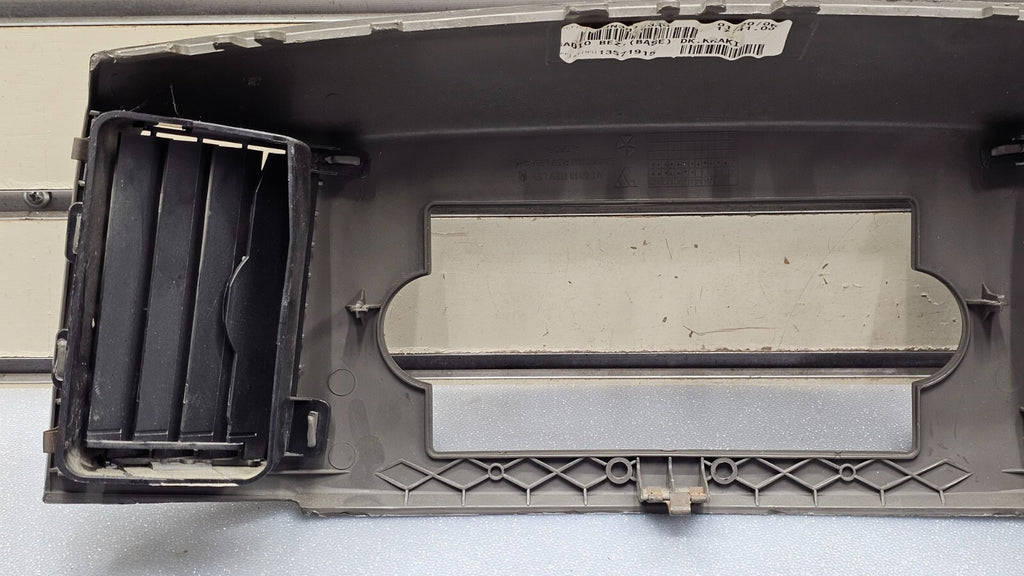 🔥05-07 Jeep Grand Cherokee Dash Radio Stereo Display Bezel Trim Panel TAN B30