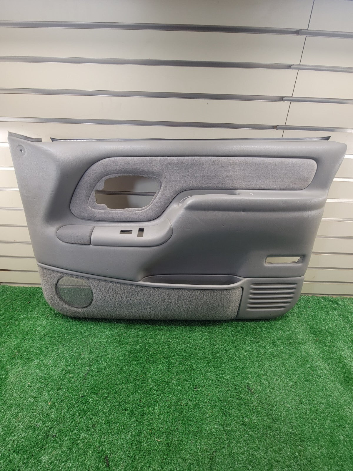 🔥95-99 Chevy GMC Silverado C/K DOOR PANEL Front Passenger Right Gray OEM D2