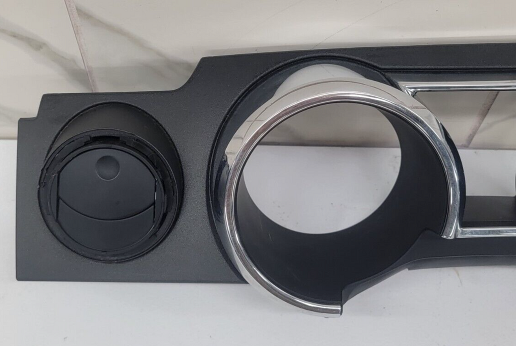 🔥05-09 Mustang Dash Instrument Cluster Bezel Speedometer Trim Chrome/Black C32