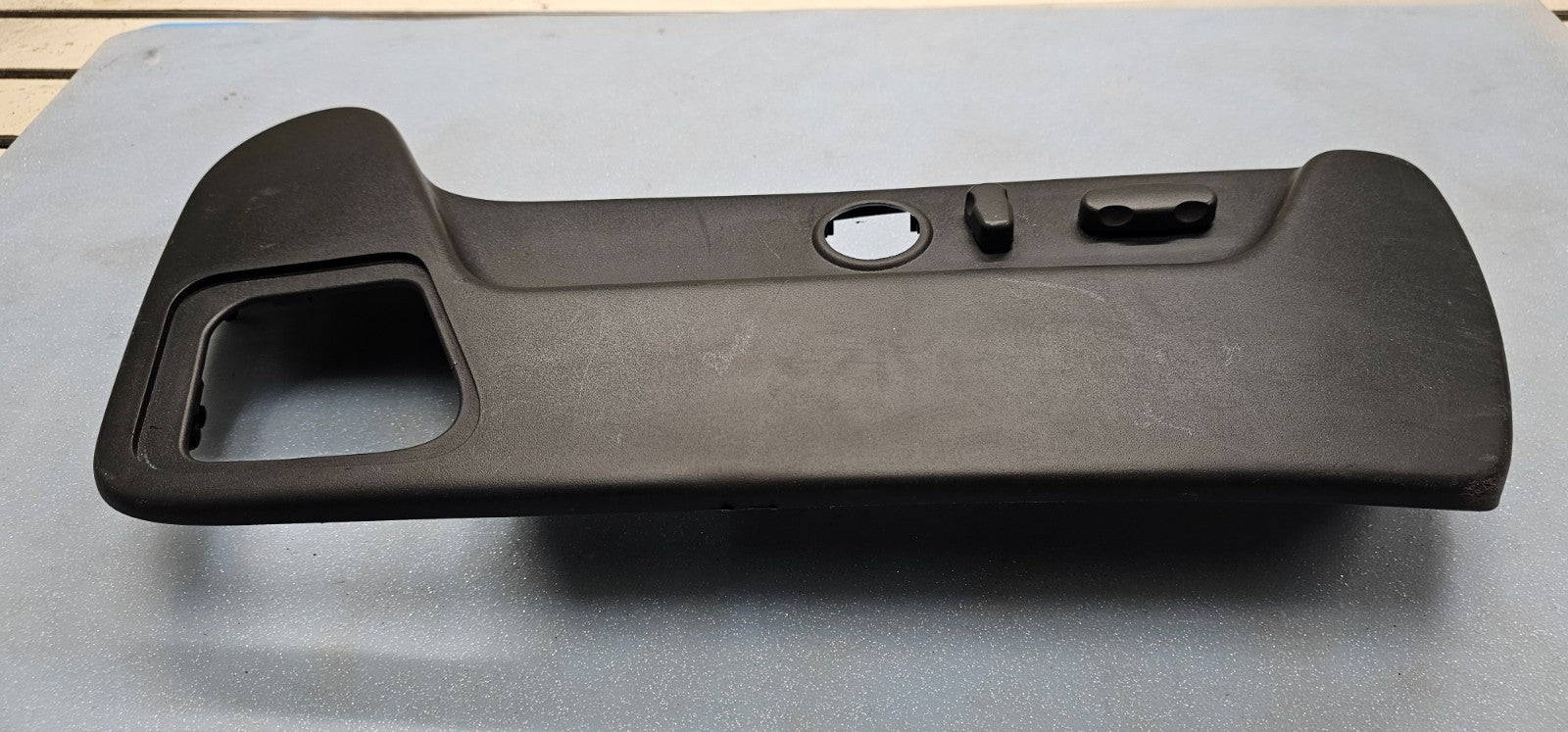 🔥07-14 Chevy Tahoe Escalade Driver Right Passenger Seat Switch Valance BLACK