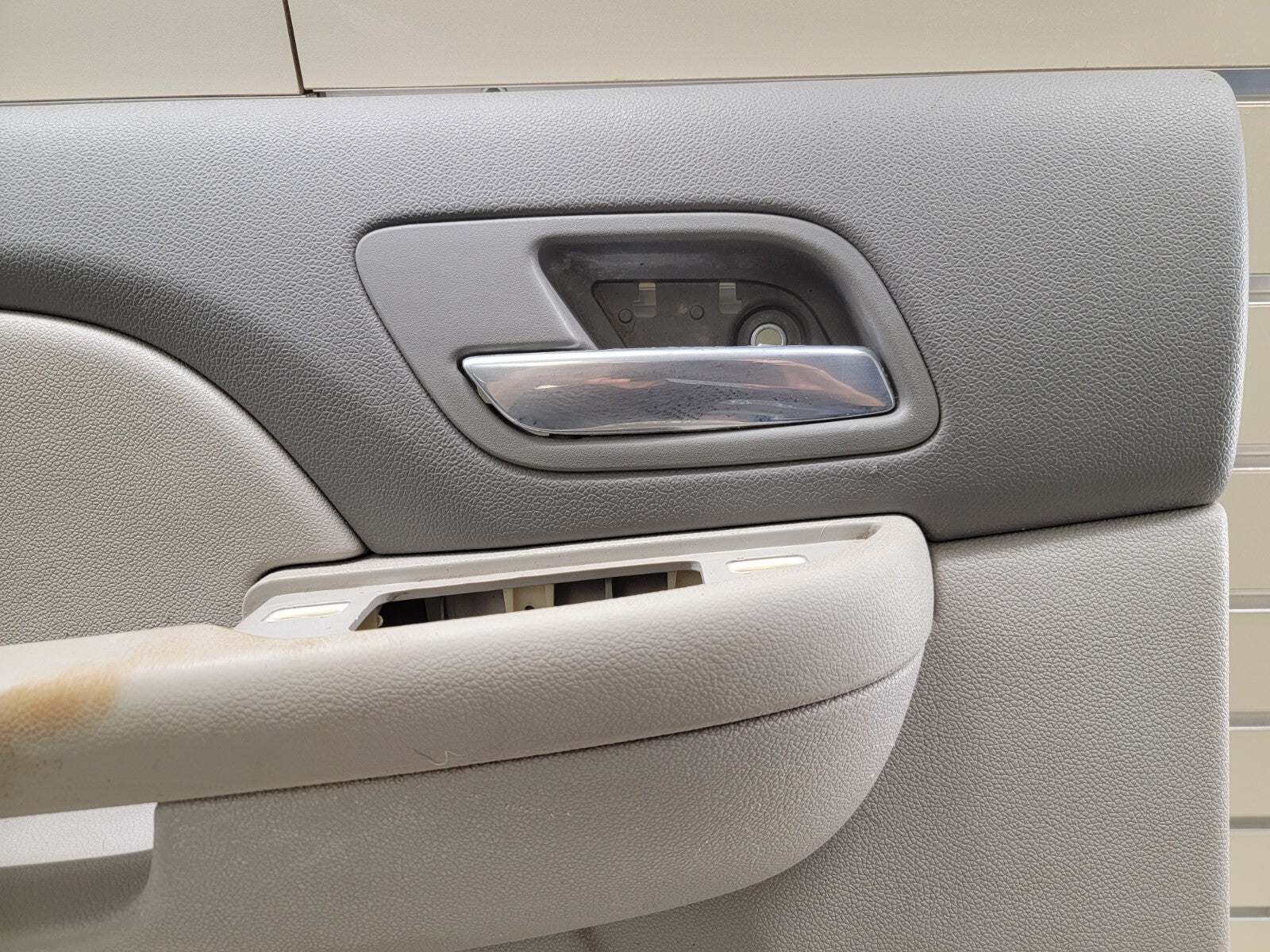 🔥07-13 CHEVY SILVERADO 1500 rear LEFT INTERIOR DOOR TRIM PANEL GRAY