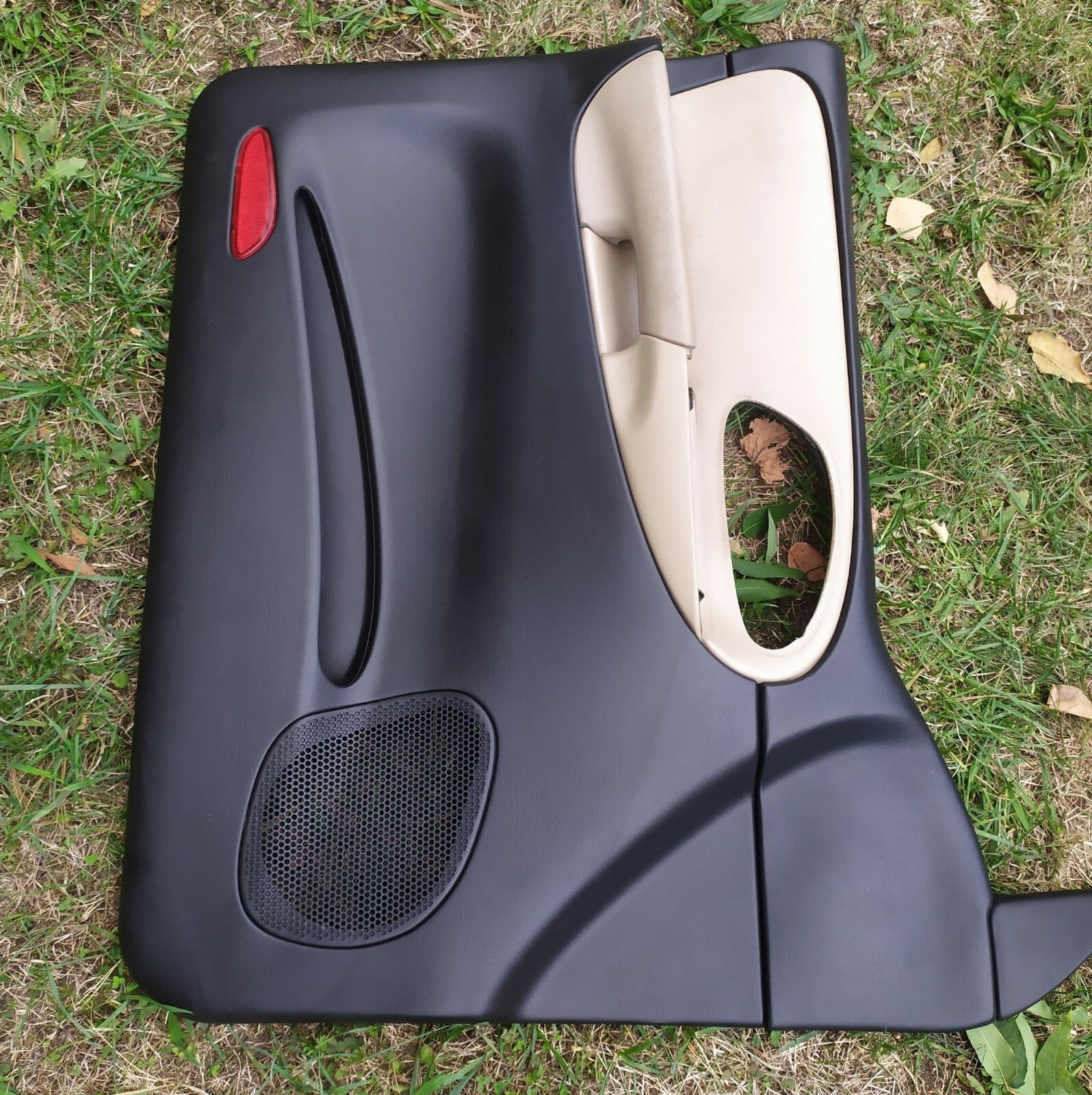 🔥2002-2009 CHEVY TRAILBLAZER Door Panel  Front LEFT Driver Armrest BLACK Tan D8