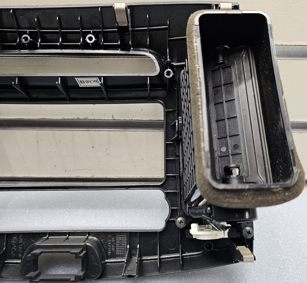 🔥07-10 Elantra Dash FM Radio Display Stereo Bezel Trim Instrument Panel DK GRAY