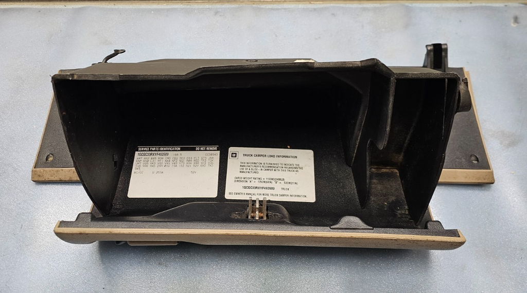 95-99 CHEVY GMC TRUCK SILVERADOC/K Glove Box Storage Compartment Assembly TAN G2