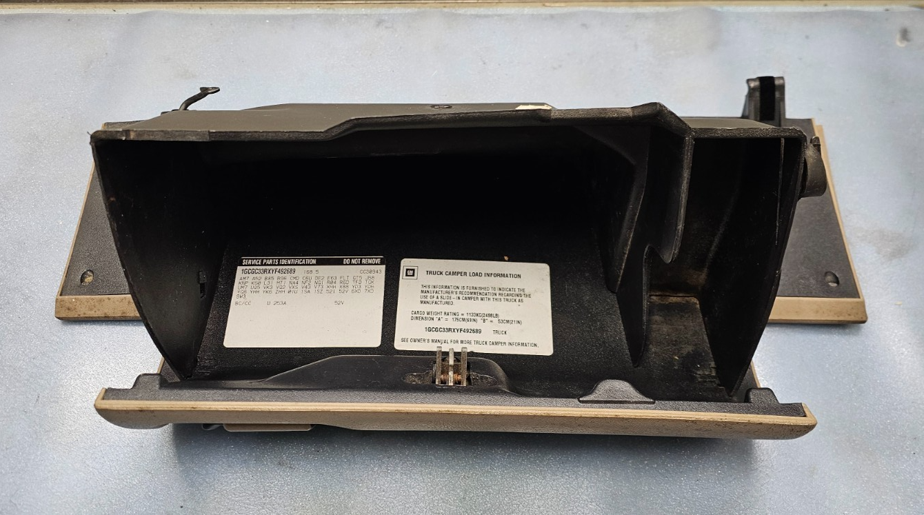 95-99 CHEVY GMC TRUCK SILVERADOC/K Glove Box Storage Compartment Assembly TAN G2