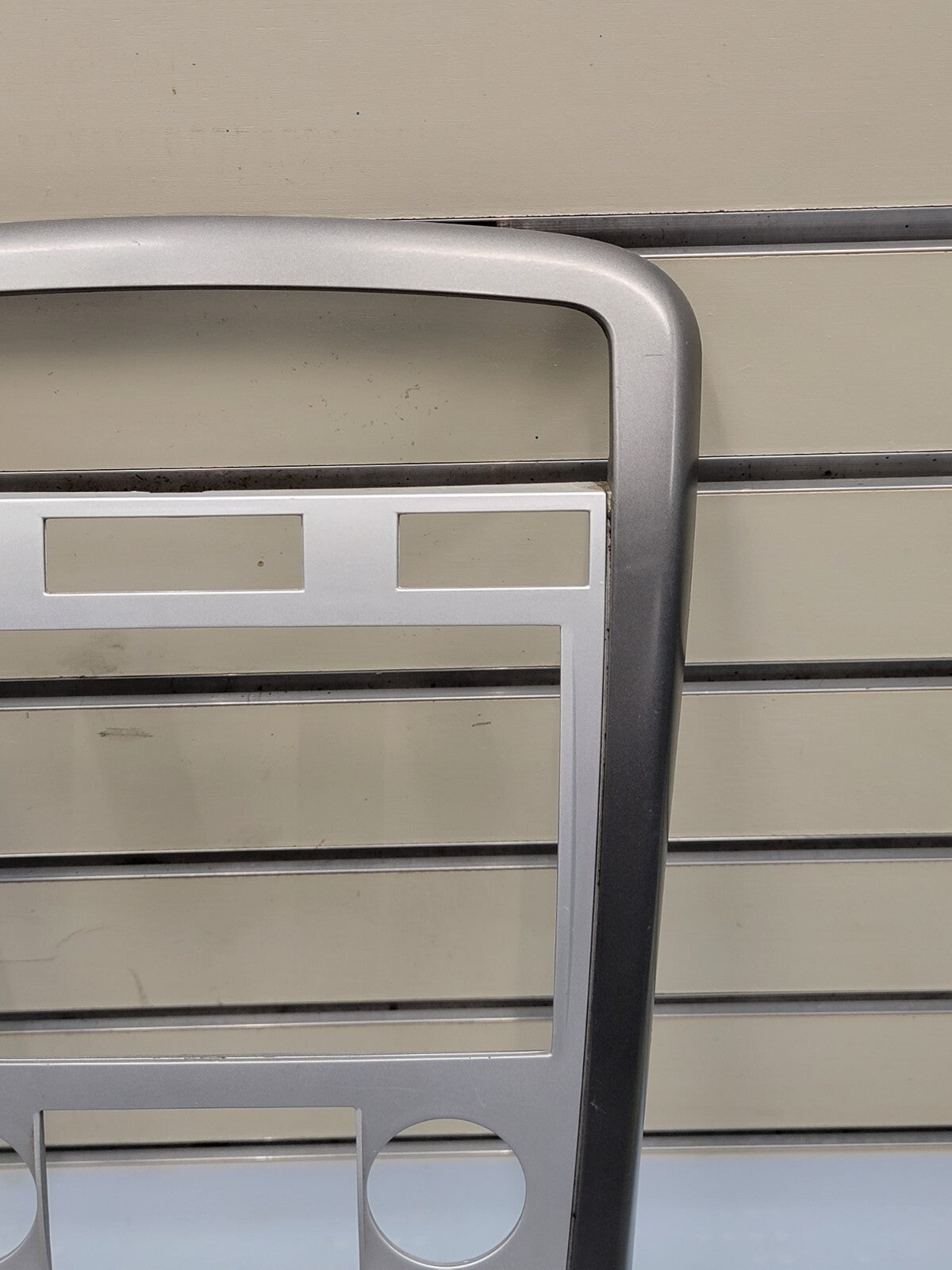 07-09 Chevrolet Equinox Center Dash Radio Climate Bezel Surround Trim silver