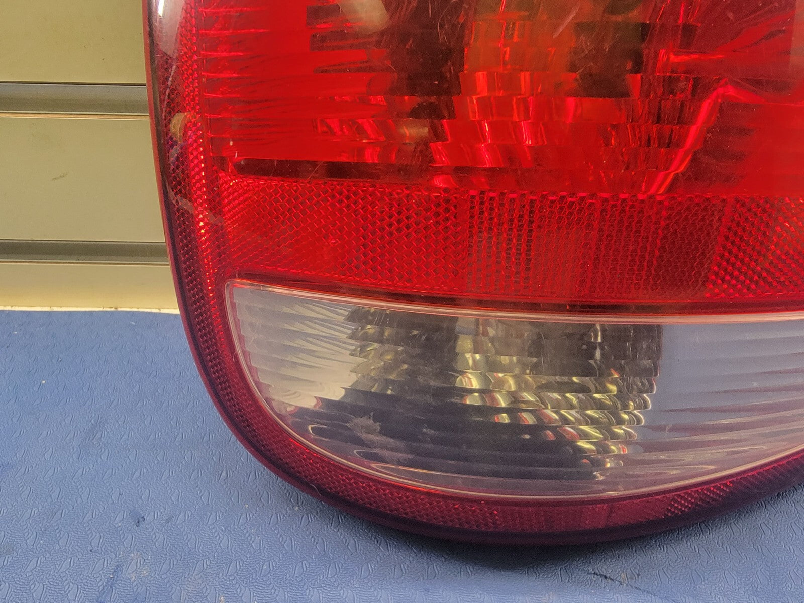 🔥2004-2007 Dodge Caravan Driver Left Tail Light Fits  OEM