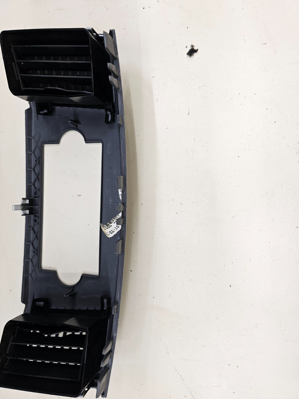 05-07 Jeep Grand Cherokee Center Radio Dash Bezel Trim Panel Surround Balck B30