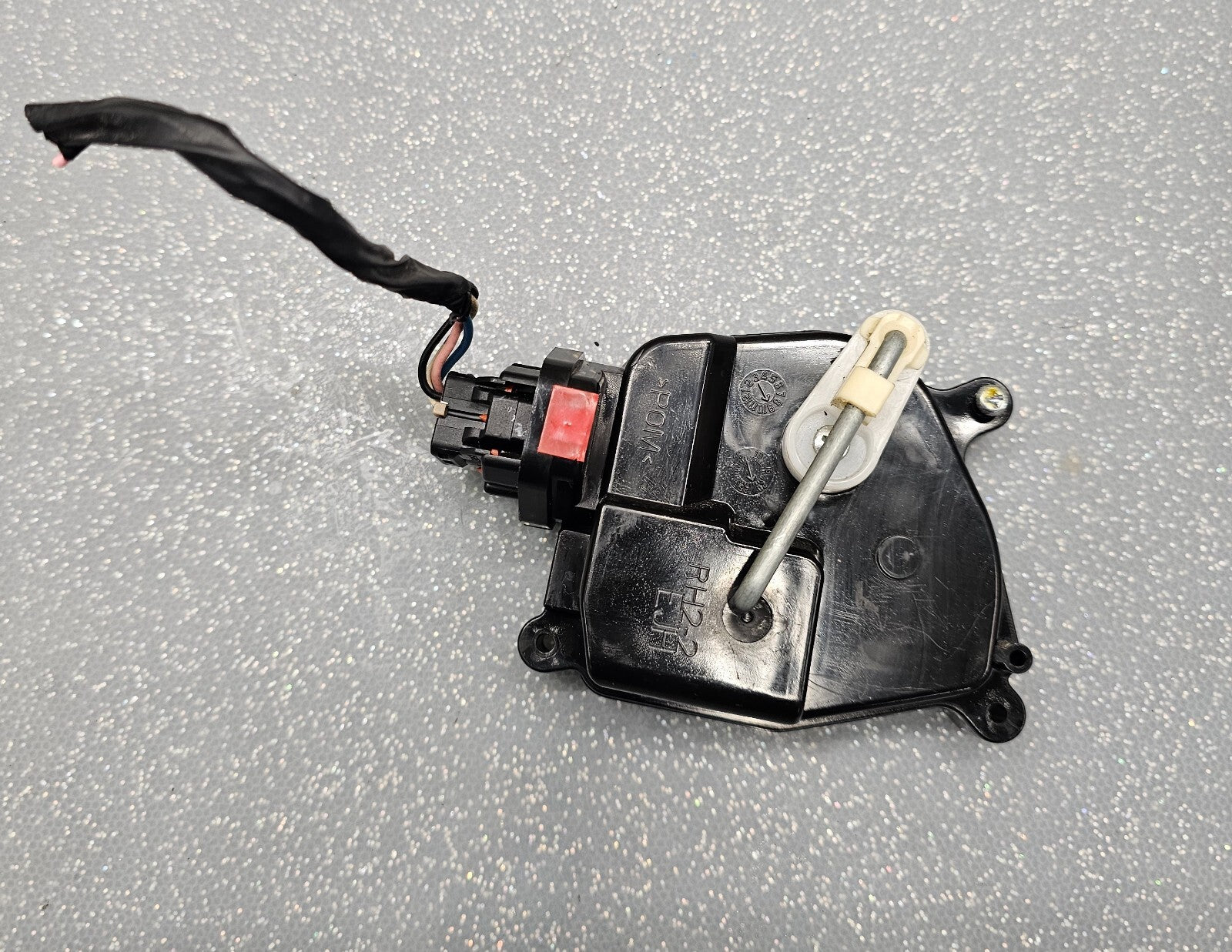 06-14 kia Sedona 07-08 Hyundai Entourage TAILGATE TRUNK HATCH LATCH ACTUATOR OEM