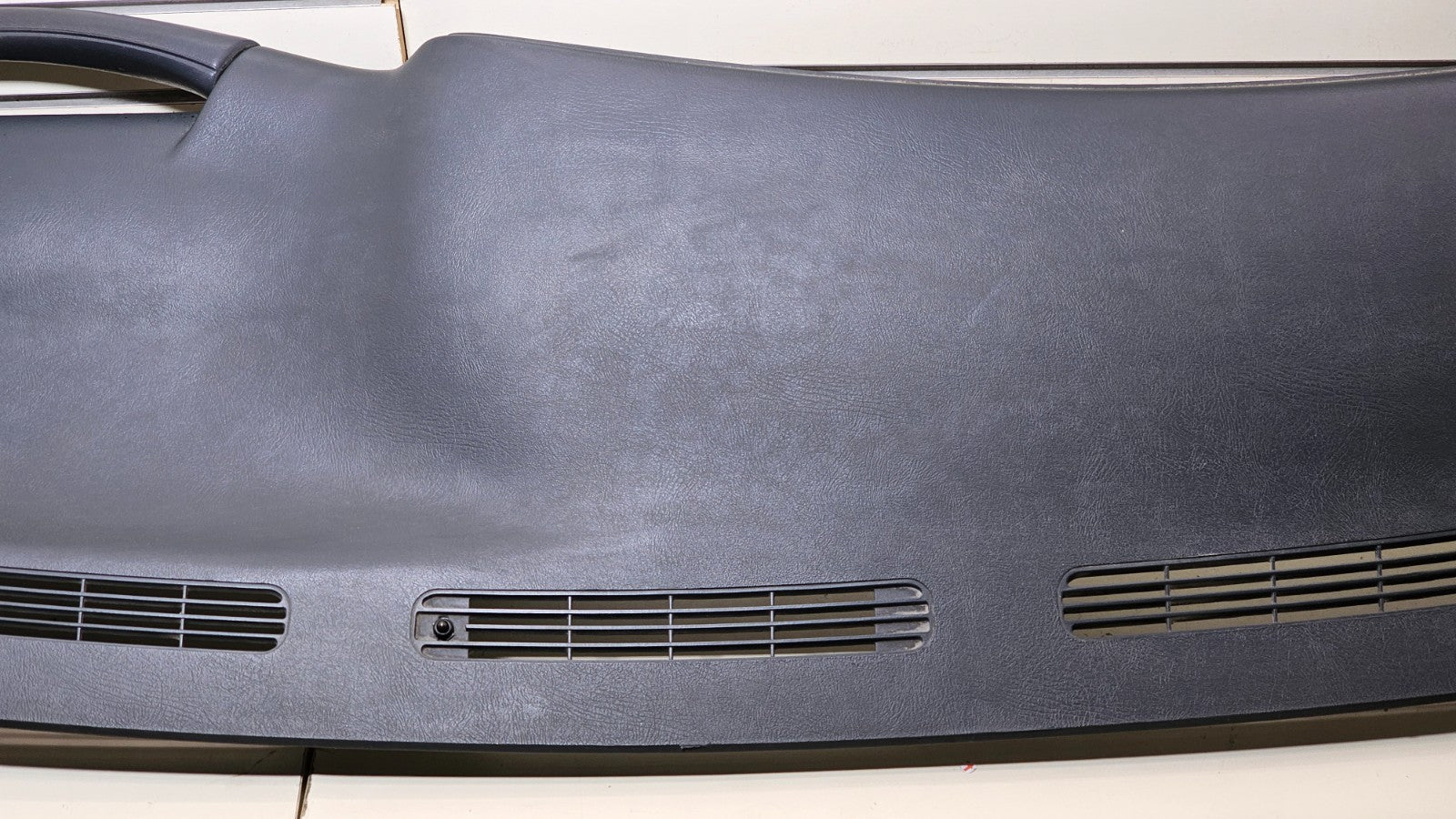 🔥99-06 SILVERADO SIERRA TAHOE Upper Cap Cover Top Dashboard Pad GRAPHITE DP1