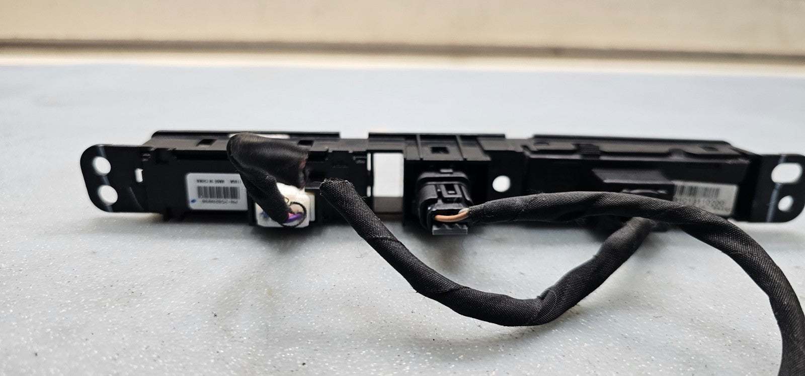 🔥06-24 Acadia Savana Sierra Hazard Light Control Switch Restraint Module PANEL