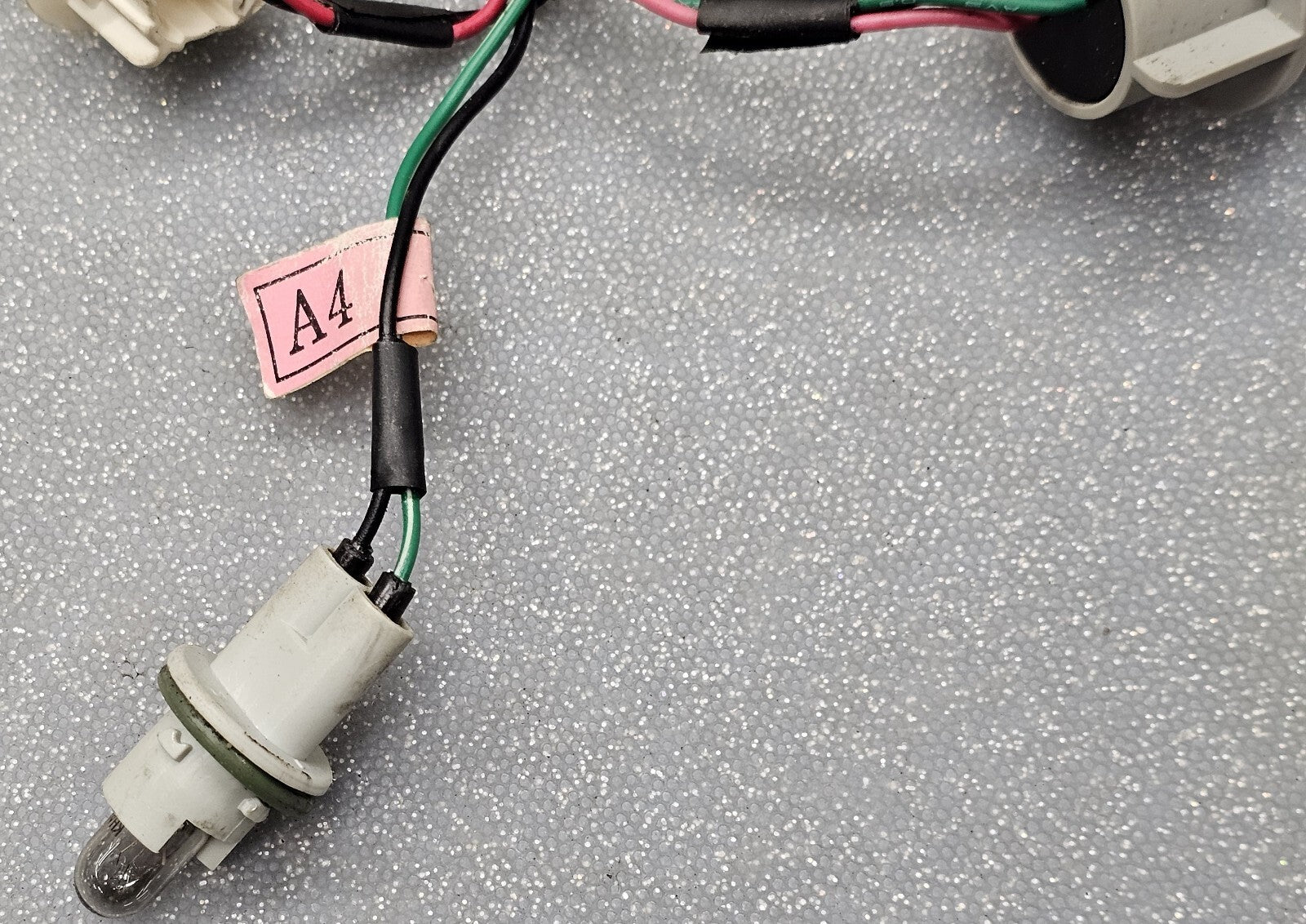 🔥2006 - 2008 HYUNDAI SONATA TAIL LIGHT BULB SOCKET HARNESS K1888