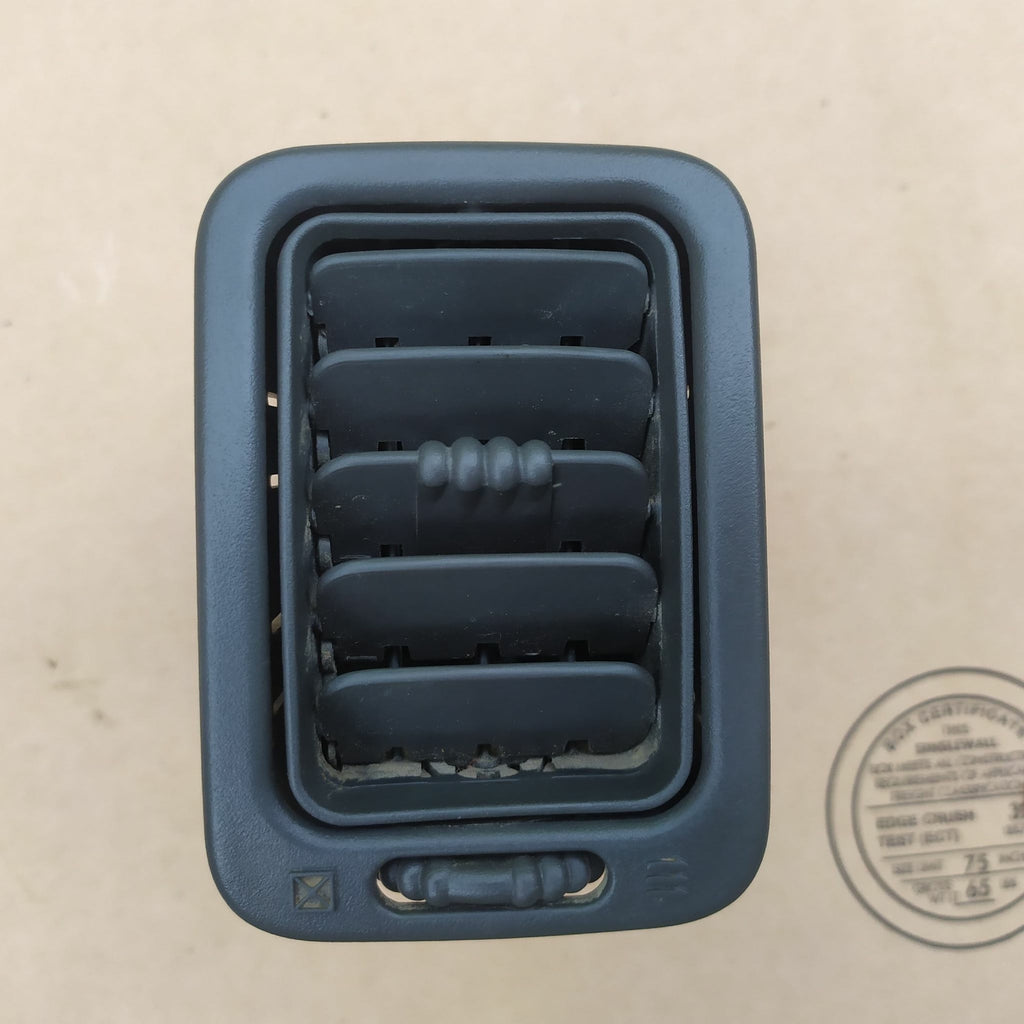 99-06 Silverado ESCALADE Dash A/C Heater AIR VENT Passenger Right DARK GRAY VT11