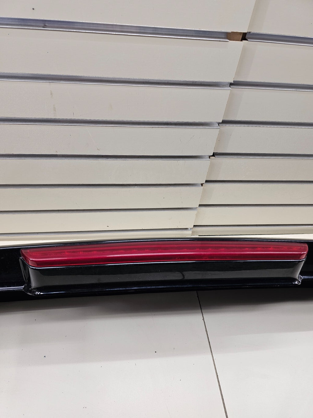 🔥07-14 CHEVY Suburban Tahoe YUKON LIFTGATE SPOILER WING THIRD BRAKE TRIM PANEL