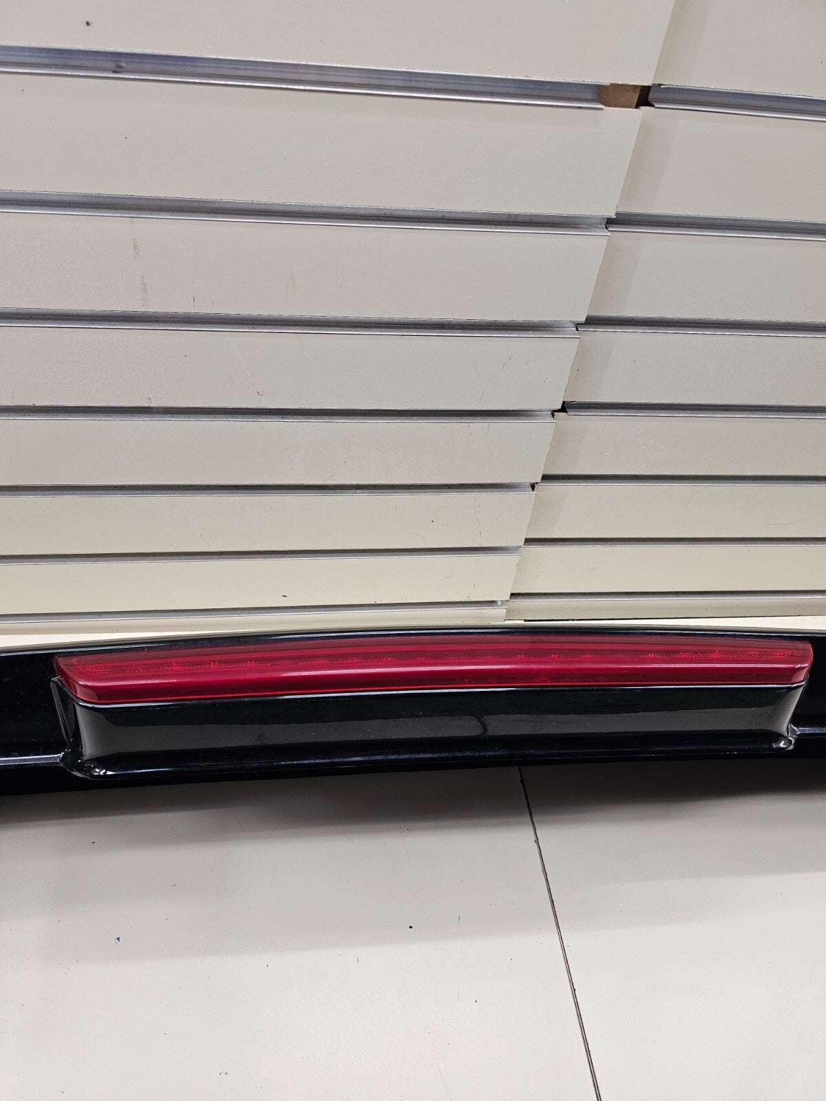 🔥07-14 CHEVY Suburban Tahoe YUKON LIFTGATE SPOILER WING THIRD BRAKE TRIM PANEL