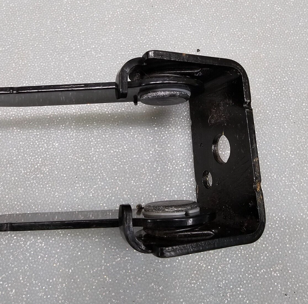 07-13 Chevrolet Silverado Sierra Extended Cab Rear Double Seat Belt buckle Latch