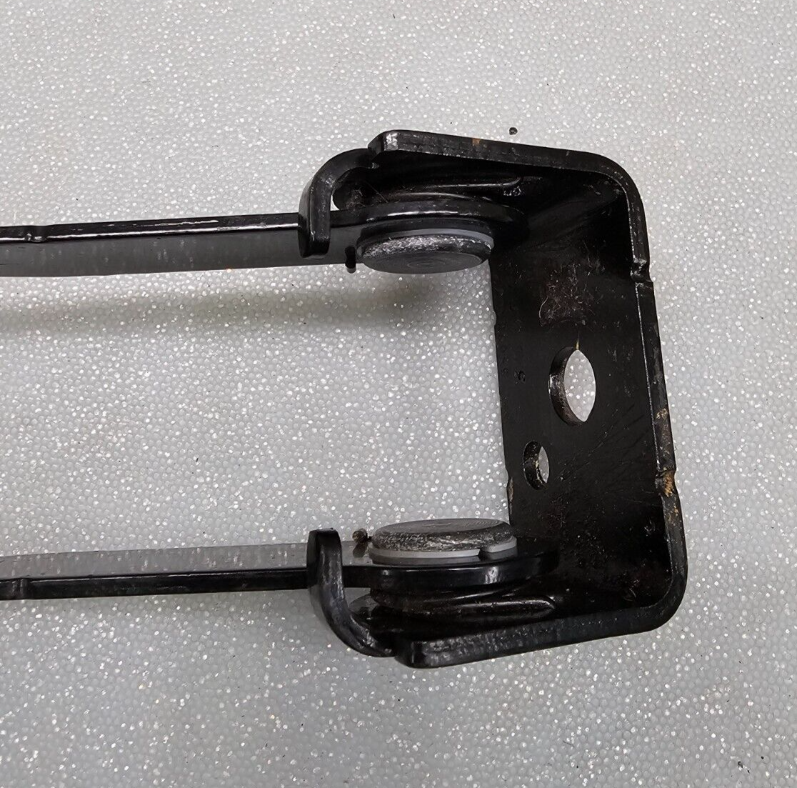 07-13 Chevrolet Silverado Sierra Extended Cab Rear Double Seat Belt buckle Latch