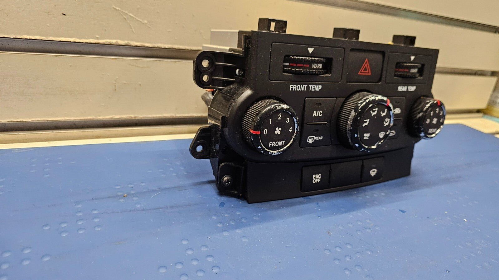 🔥06-14 Kia Sedona Dash Mounted A/C Heat Manual Temperature Climate Control