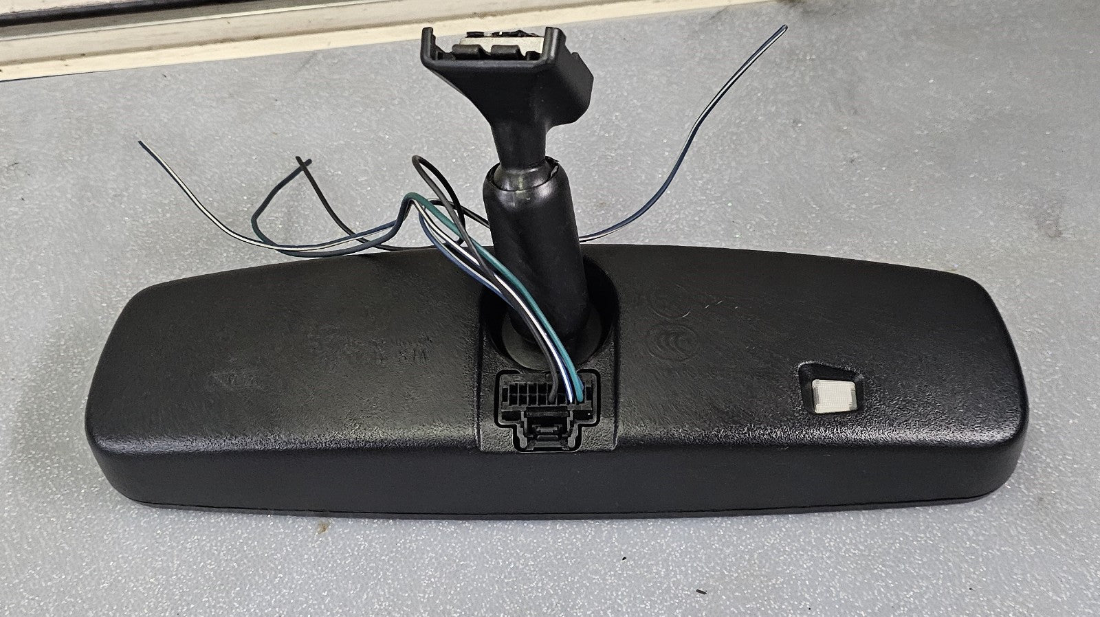 11-18 Ford Edge Fiesta 15-17 Expedition Front Center Interior Rear View Mirror