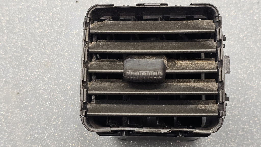 04-12 Colorado Canyon Dash Left Driver Outer Air Vent Heater Conditioning Black