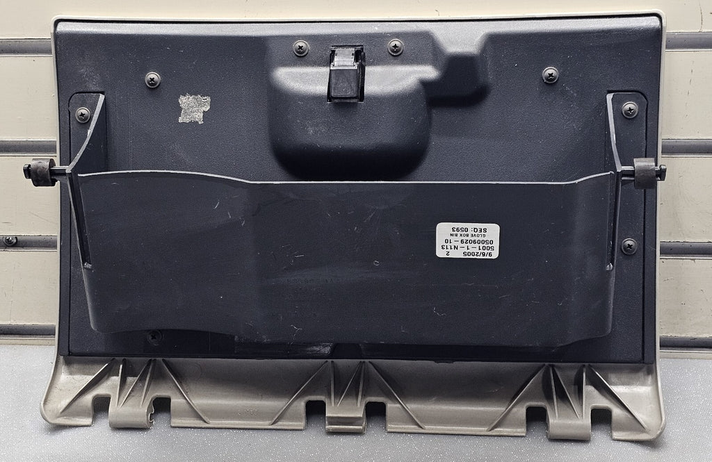 🔥01-07 CARAVAN TOWN COUNTRY VOYAGER DASH GLOVE BOX COMPARTMENT ASSEMBLY TAN
