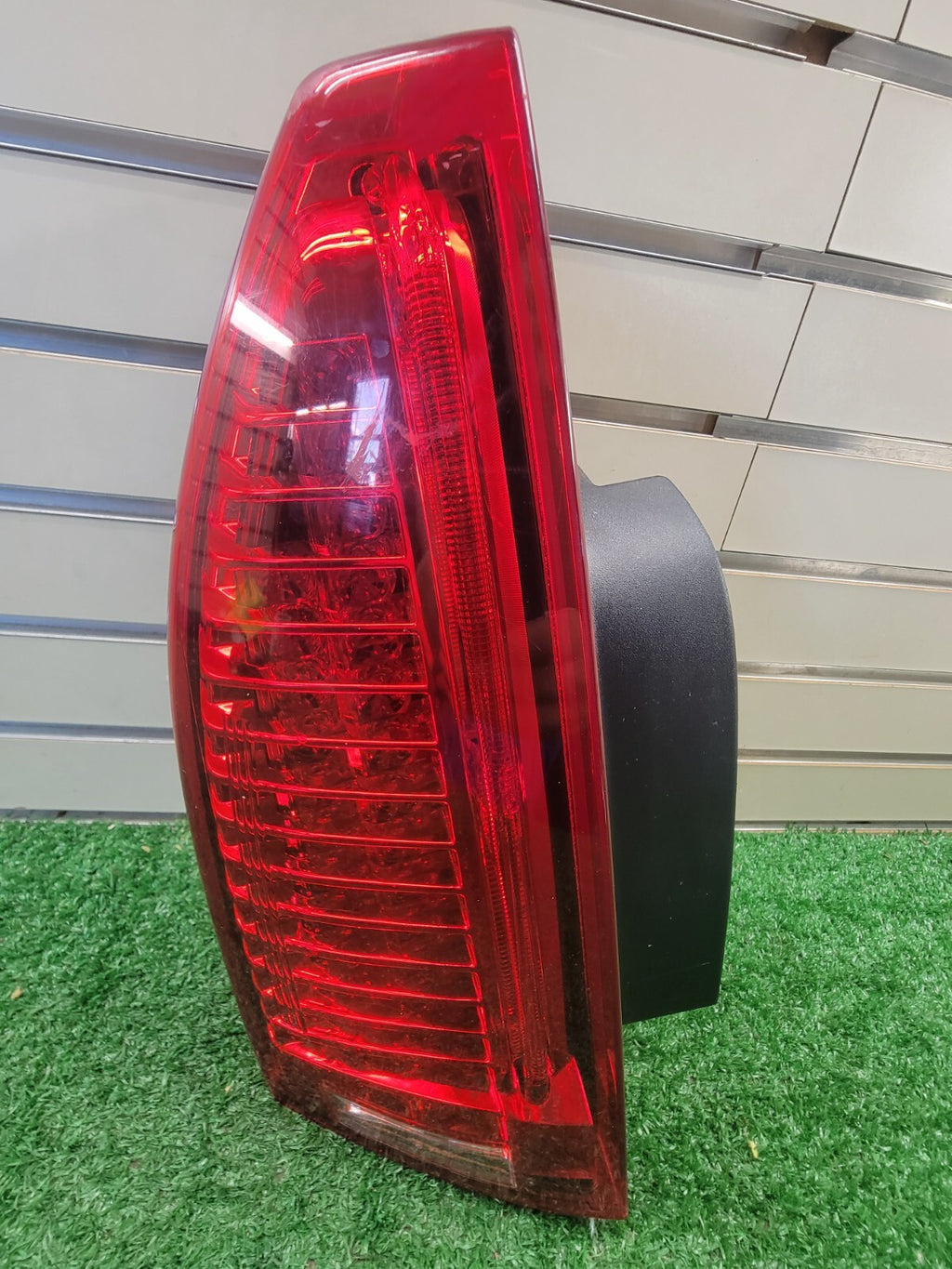 🔥2008-2013 Cadillac CTS Sedan Taillight Lamp Assembly left Driver Side Chrome