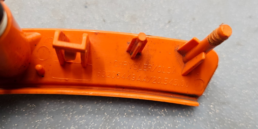 🔥2017-2025  PACIFICA Voyager Driver Side Marker Lamp ORANGE