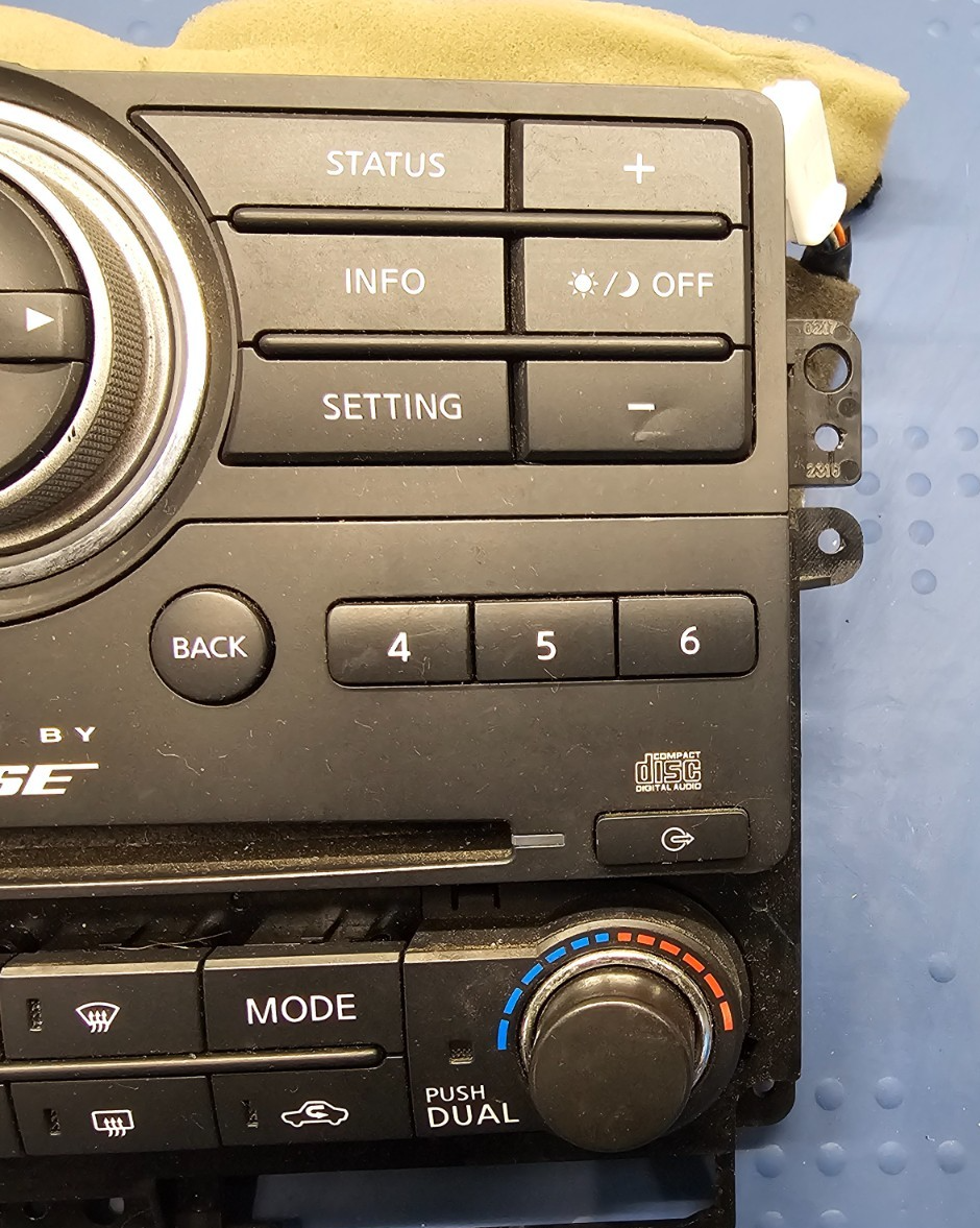 08-12 Pathfinder Center Dash Radio Stereo Trim Climate Control Bezel B75