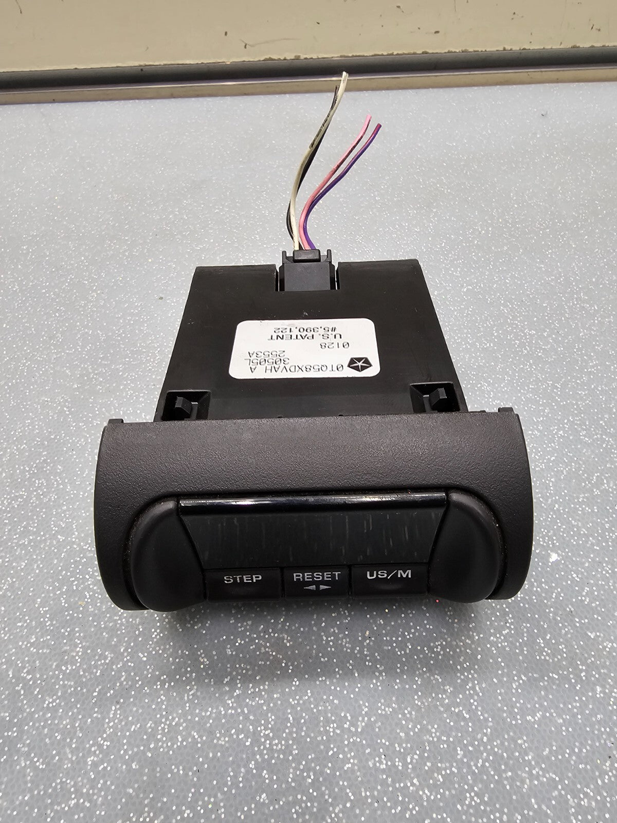 🔥2001-2006 CHRYSLER SEBRING DODGE STRATUS INFORMATION CLOCK TRIP DISPLAY SCREEN