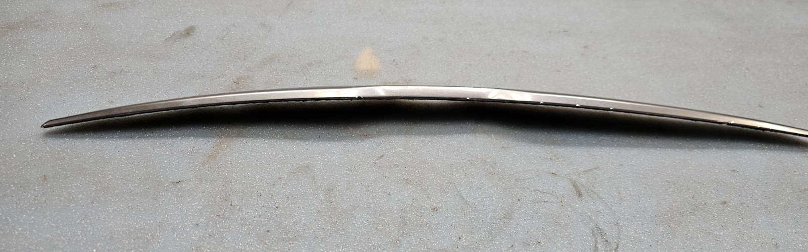 11-14 CHRYSLER 200 REAR TRUNK DECK DOOR EMBLEM BADGE LID NAMEPLATE LOGO MOLDING
