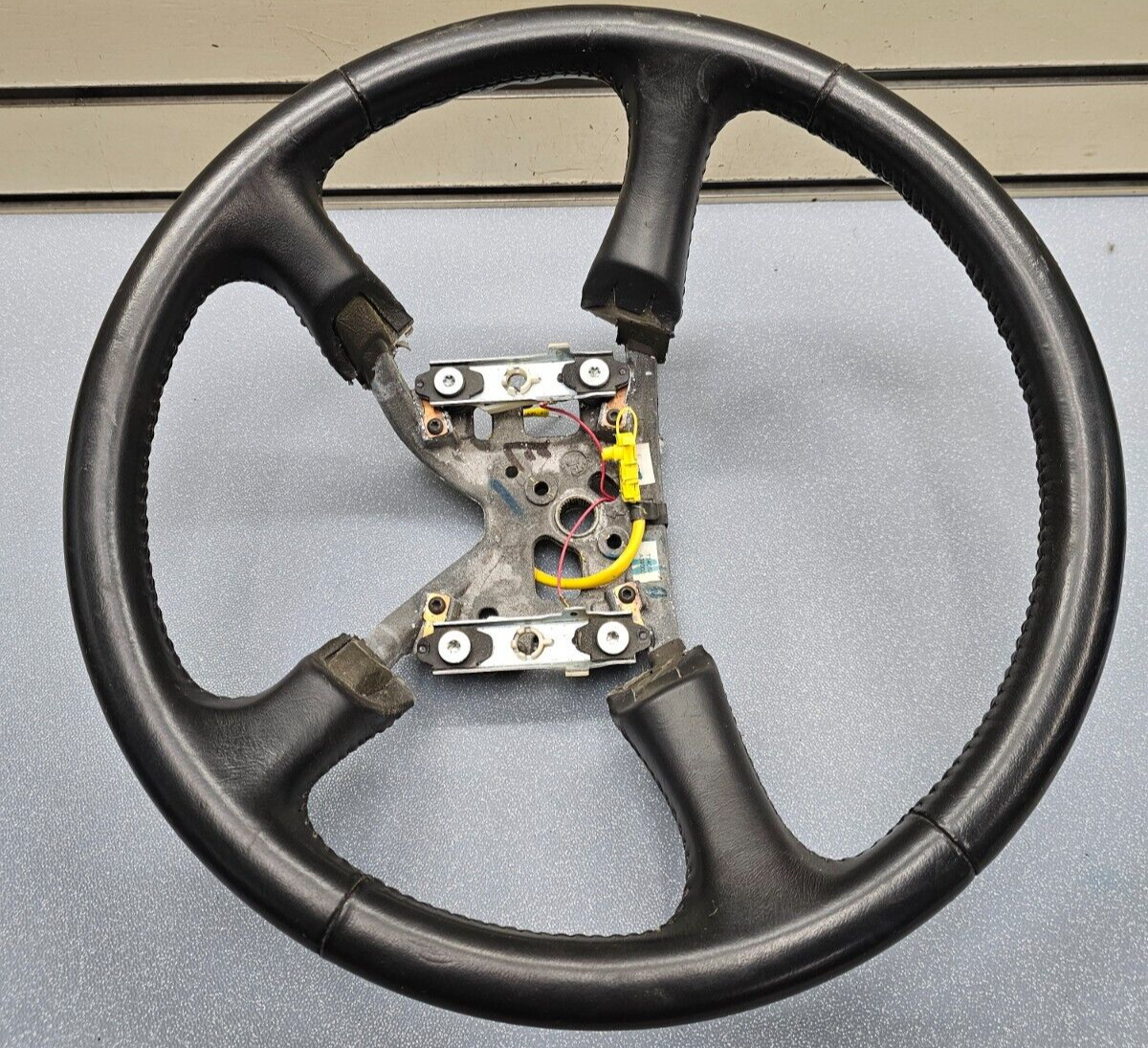 99-02 Chevy Silverado Tahoe Suburban Blazer SONOMA Steering Wheel Leather black