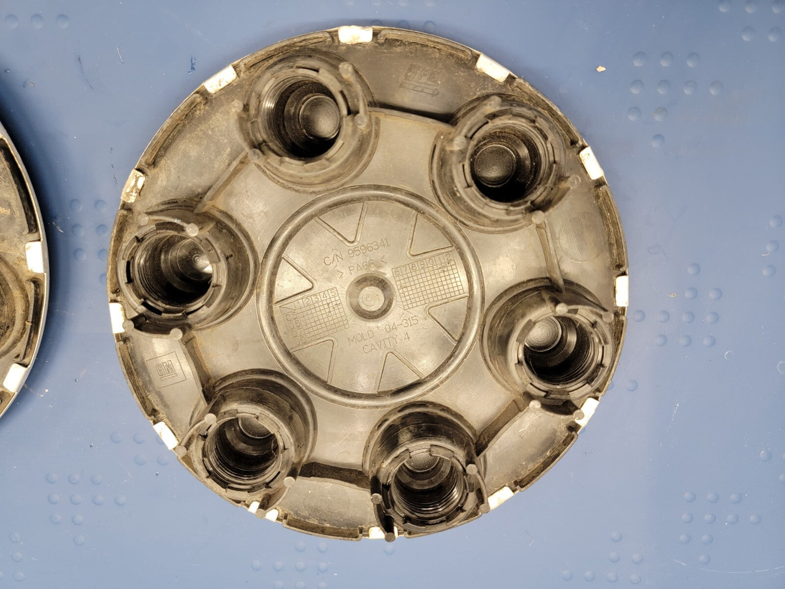 2007-2014 Chevy Van Tahoe Avalanche Silverado Suburban Wheel Center Caps