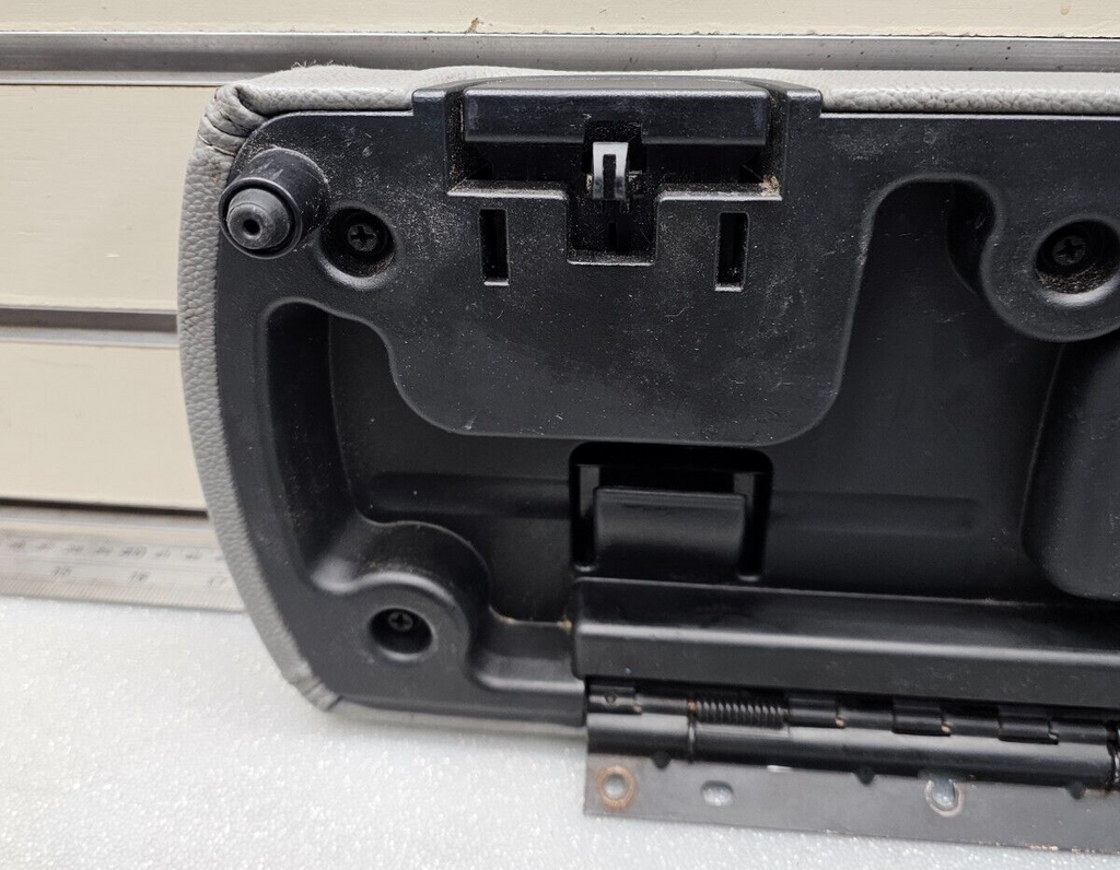 🔥04-09 Dodge DURANGO Center Console ARMREST LID Compartment Top LIGHT GRAY L5