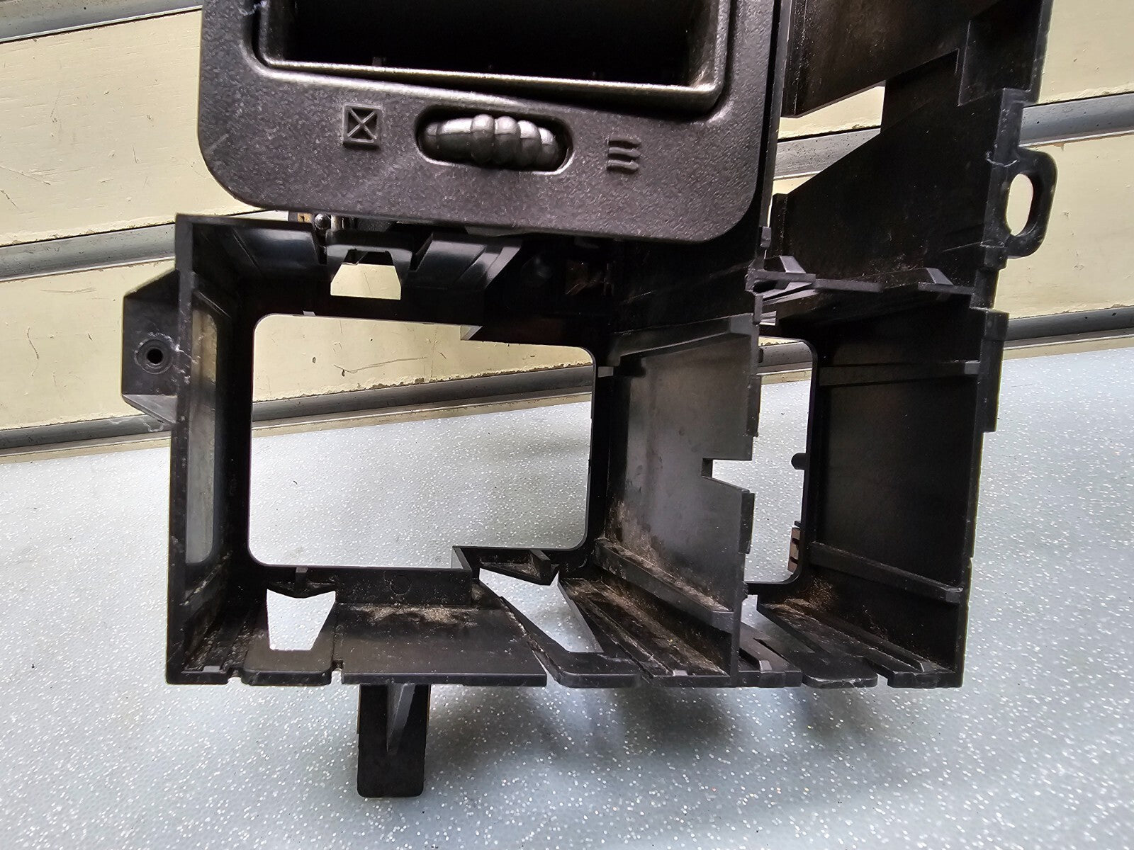 🔥99-06 Chevy Silverado Sierra Headlight Switch left Driver Air Vent black HS19