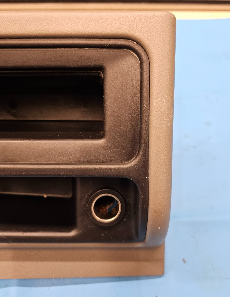 🔥03-06 CHEVY SILVERADO TAHOE GMC SIERRA CENTER CONSOLE STORAGE CUBBY TRAY TAN