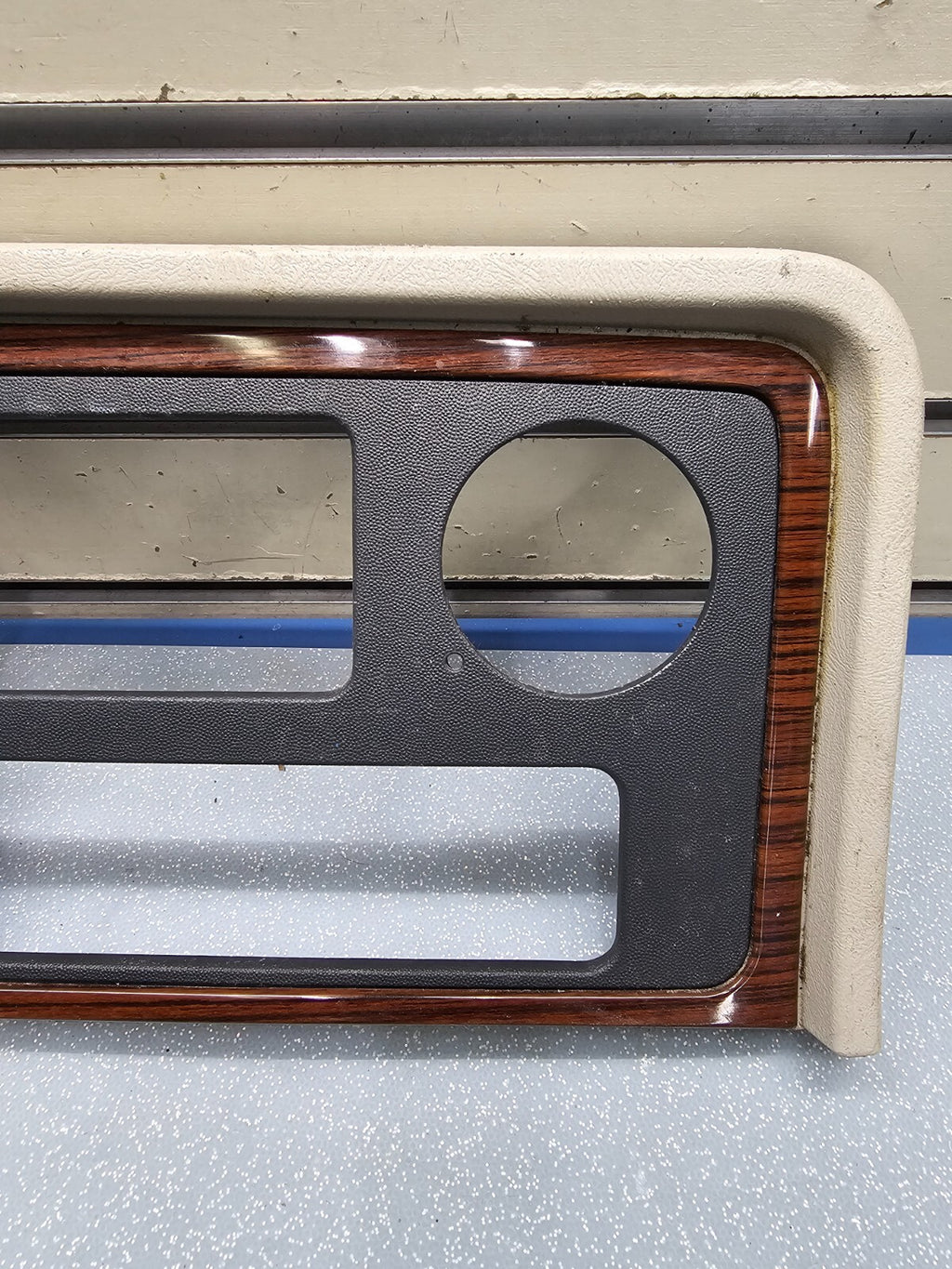 🔥02-06 Escalade Dash AM FM Radio Bezel Trim Instrument Panel Assembly woodgrain
