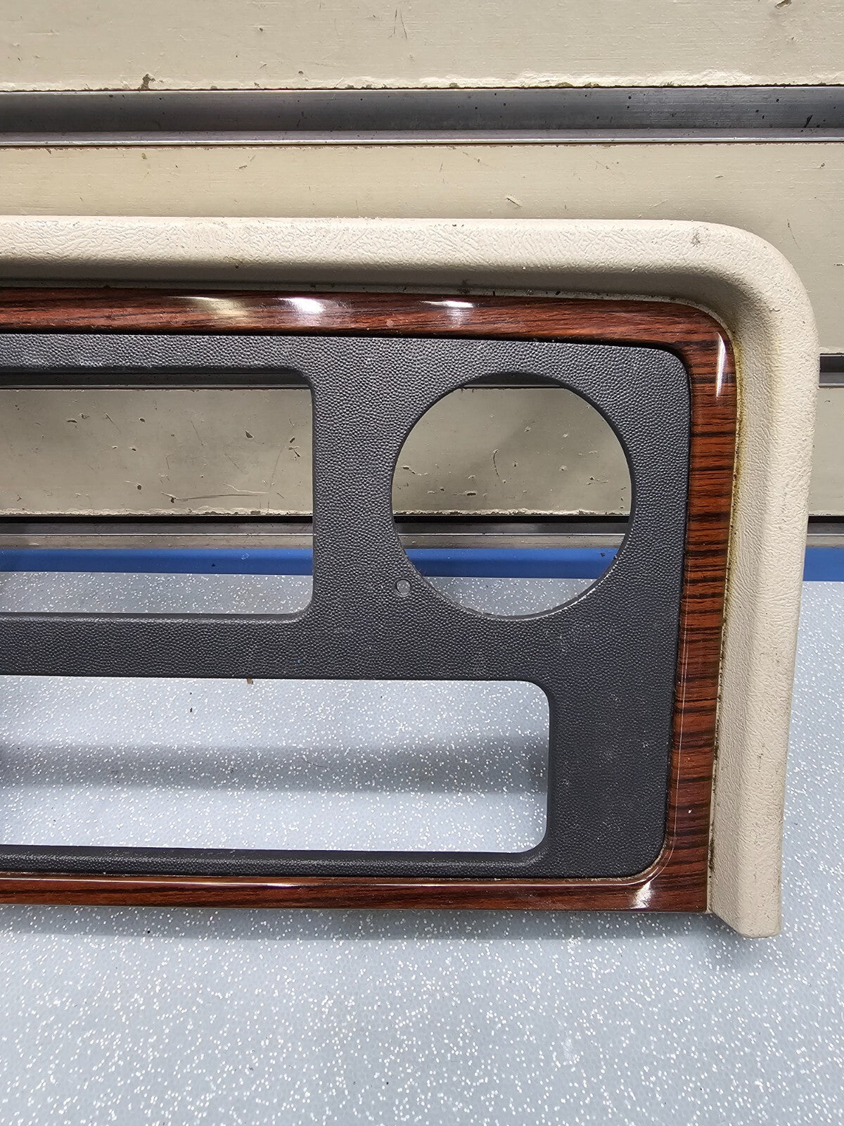 🔥02-06 Escalade Dash AM FM Radio Bezel Trim Instrument Panel Assembly woodgrain