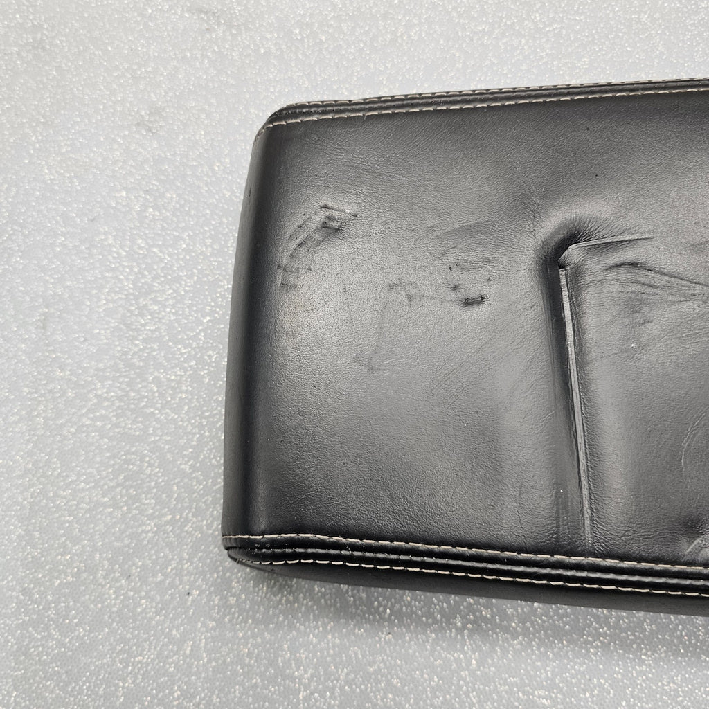 🔥07-11 Nitro Liberty Center Console Lid Arm Rest Top Pad Cover Assembly Black