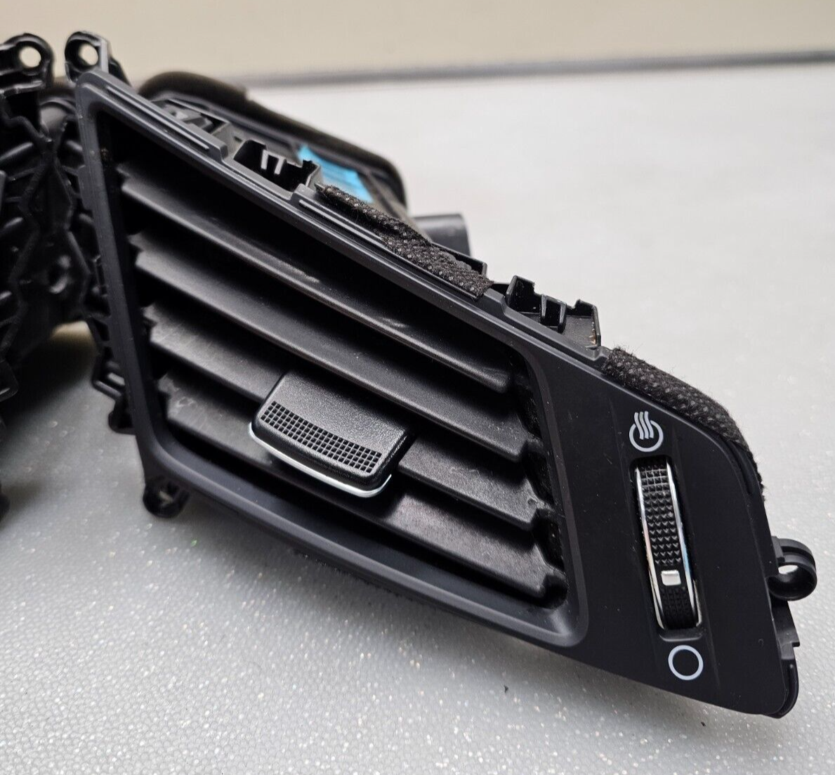 🔥2011 - 2013 Hyundai Sonata Driver & Passenger Center Dash Air Vents OEM